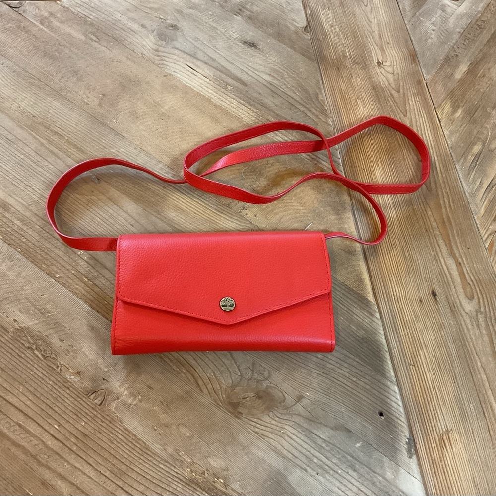 Timberland Cherry Red Leather Crossbody Phone Wallet‎ NWT - Picture 3 of 10